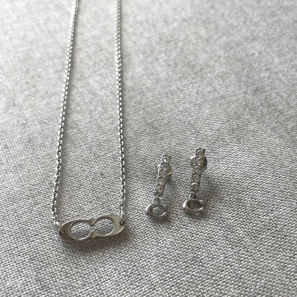 💛 Authentic EUC Coach necklace + Coach earrings